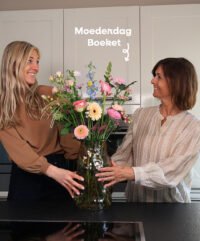 moederdag bloemen geven